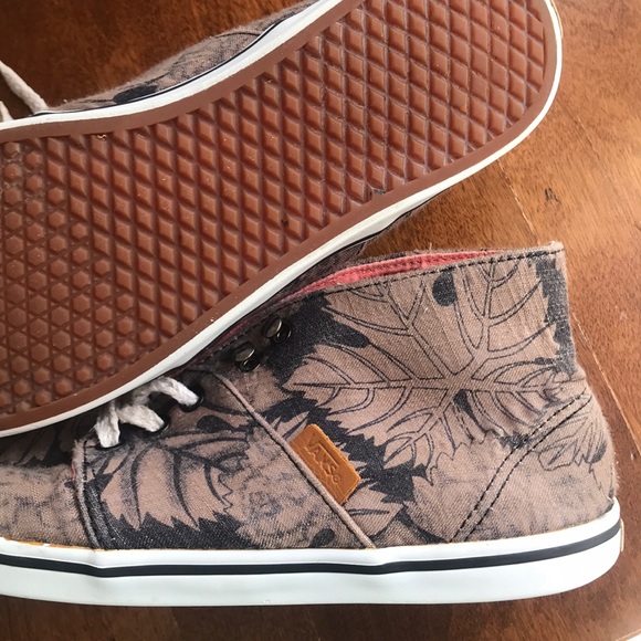 Vans - Picture 2 of 3